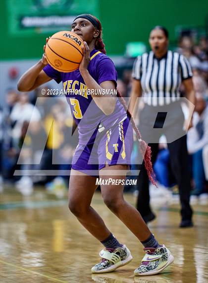 Thumbnail 2 in Oakland Tech @ St. Mary's (CIF NorCal D2 Final) photogallery.