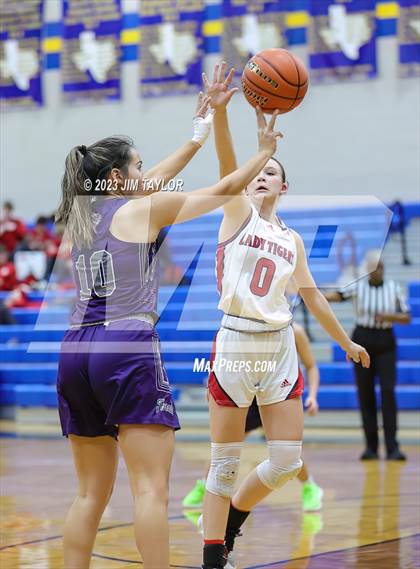 Thumbnail 1 in Hico vs Thrall (Lipan HD Howard Classic) photogallery.