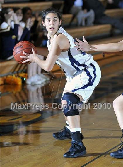Thumbnail 3 in Harvard-Westlake @ Notre Dame photogallery.