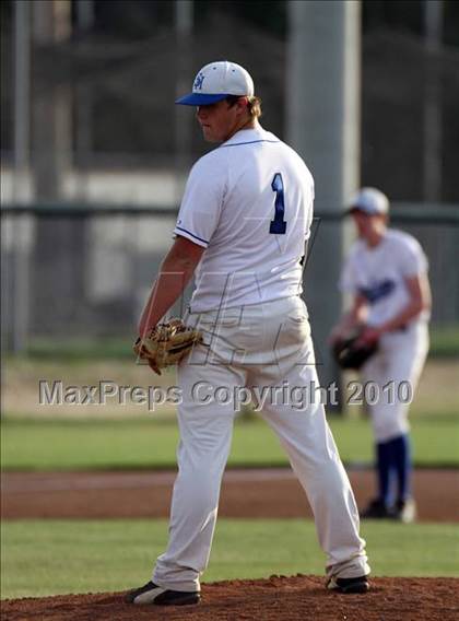 Thumbnail 1 in Northeast Christian vs Sacred Heart (TAPPS 1A/2A Regional) photogallery.
