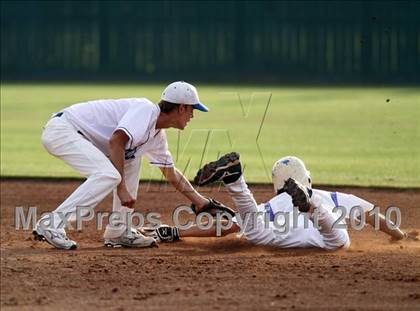 Thumbnail 1 in Northeast Christian vs Sacred Heart (TAPPS 1A/2A Regional) photogallery.