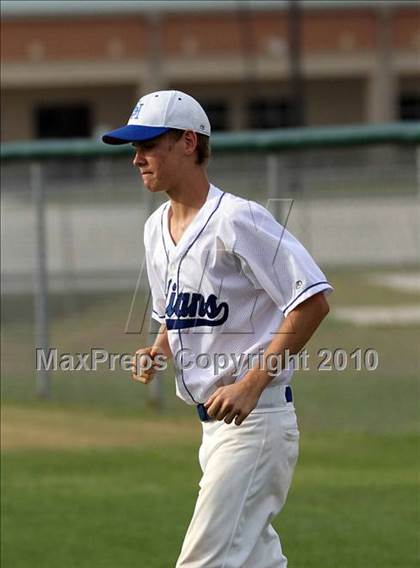 Thumbnail 1 in Northeast Christian vs Sacred Heart (TAPPS 1A/2A Regional) photogallery.