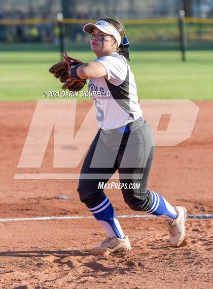 Thumbnail 3 in Valley Union vs Joseph City (AIA 1A round 1 Playoff) photogallery.