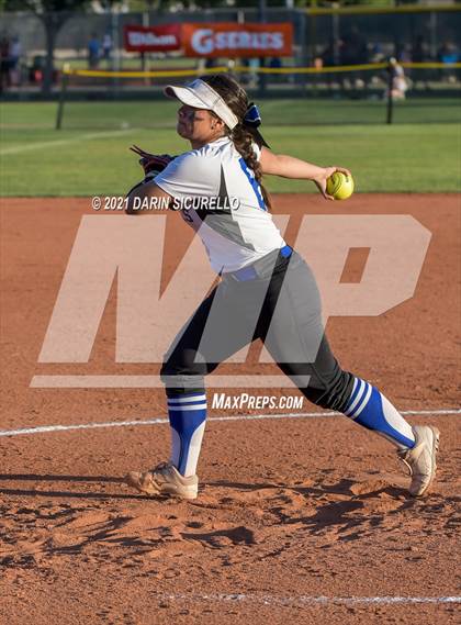 Thumbnail 2 in Valley Union vs Joseph City (AIA 1A round 1 Playoff) photogallery.