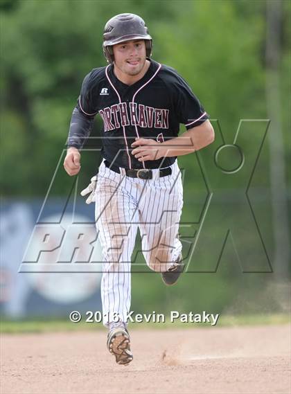 Thumbnail 1 in North Haven vs. Avon (CIAC Class L Quarterfinal) photogallery.