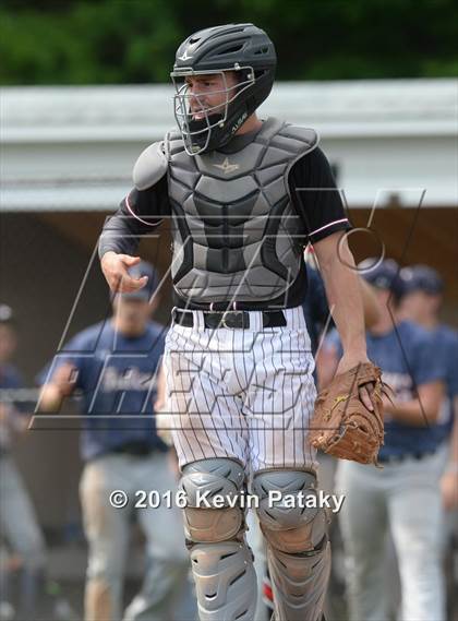 Thumbnail 1 in North Haven vs. Avon (CIAC Class L Quarterfinal) photogallery.