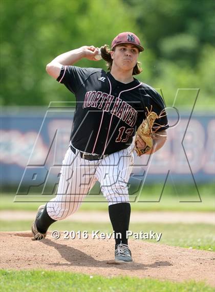 Thumbnail 1 in North Haven vs. Avon (CIAC Class L Quarterfinal) photogallery.