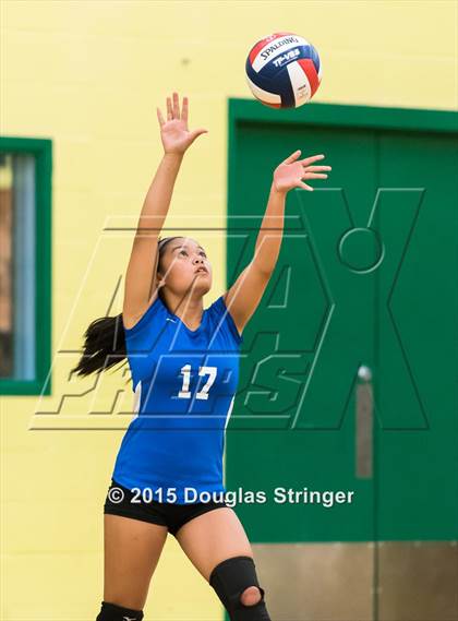 Thumbnail 1 in JV: Irvington @ Moreau Catholic photogallery.