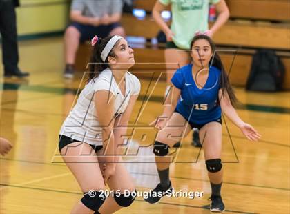 Thumbnail 2 in JV: Irvington @ Moreau Catholic photogallery.