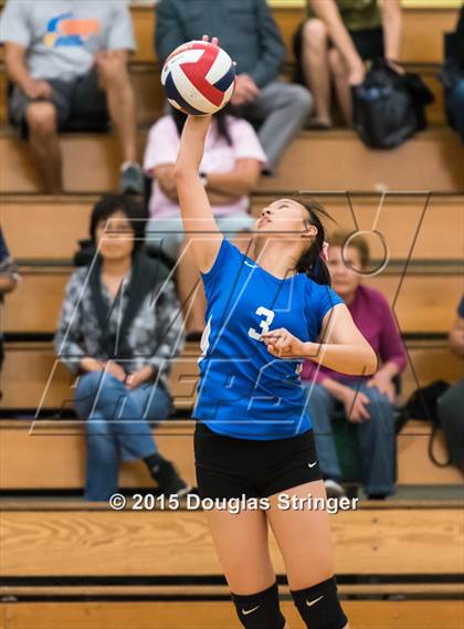 Thumbnail 3 in JV: Irvington @ Moreau Catholic photogallery.