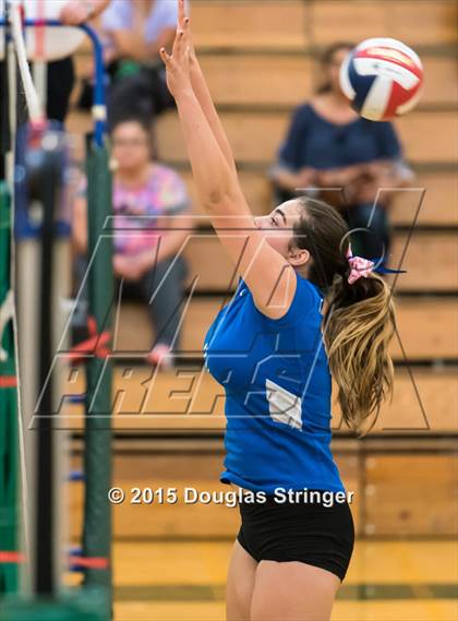 Thumbnail 3 in JV: Irvington @ Moreau Catholic photogallery.