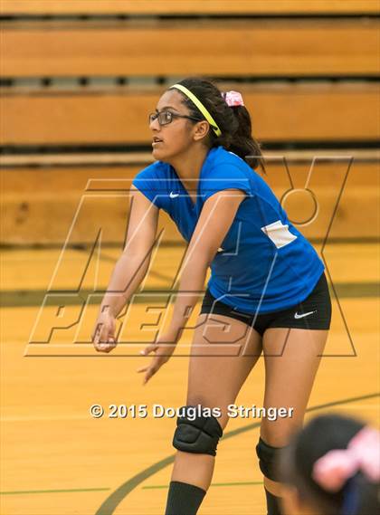 Thumbnail 3 in JV: Irvington @ Moreau Catholic photogallery.