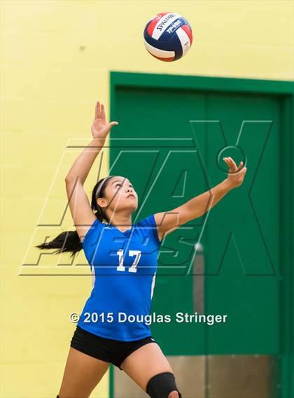 Thumbnail 2 in JV: Irvington @ Moreau Catholic photogallery.