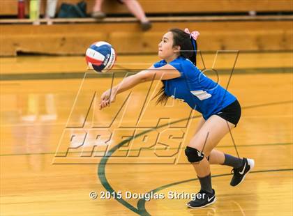 Thumbnail 3 in JV: Irvington @ Moreau Catholic photogallery.