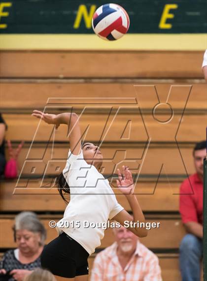 Thumbnail 2 in JV: Irvington @ Moreau Catholic photogallery.