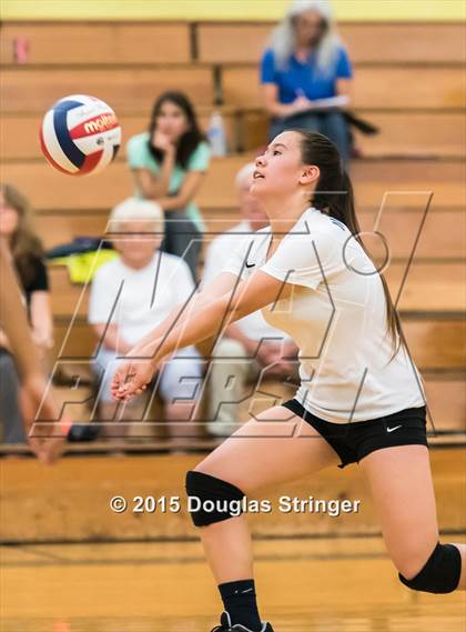 Thumbnail 1 in JV: Irvington @ Moreau Catholic photogallery.
