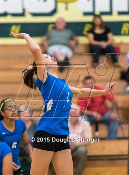 Thumbnail 2 in JV: Irvington @ Moreau Catholic photogallery.