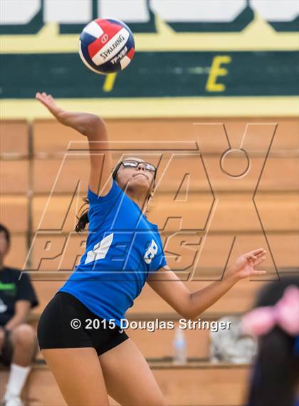 Thumbnail 2 in JV: Irvington @ Moreau Catholic photogallery.