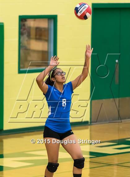 Thumbnail 2 in JV: Irvington @ Moreau Catholic photogallery.