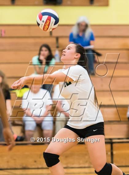Thumbnail 2 in JV: Irvington @ Moreau Catholic photogallery.