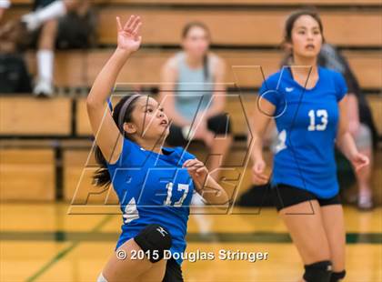 Thumbnail 2 in JV: Irvington @ Moreau Catholic photogallery.