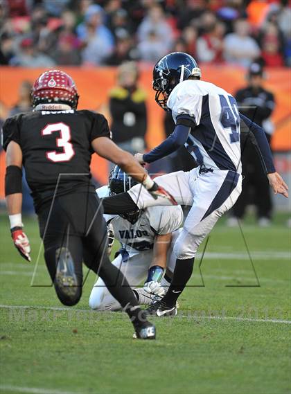 Thumbnail 2 in Valor Christian vs. Fairview (CHSAA 5A Final) photogallery.
