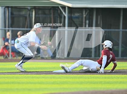 Thumbnail 1 in Cypress Woods @ Tomball Memorial (UIL 6A Region 2 Bi-District Playoff - Game 1) photogallery.