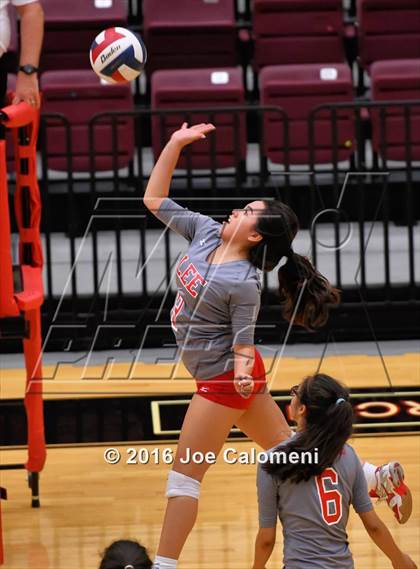 Thumbnail 2 in Lee [Robert E.] vs Johnson [Claudia Taylor] (Littleton Gym) photogallery.