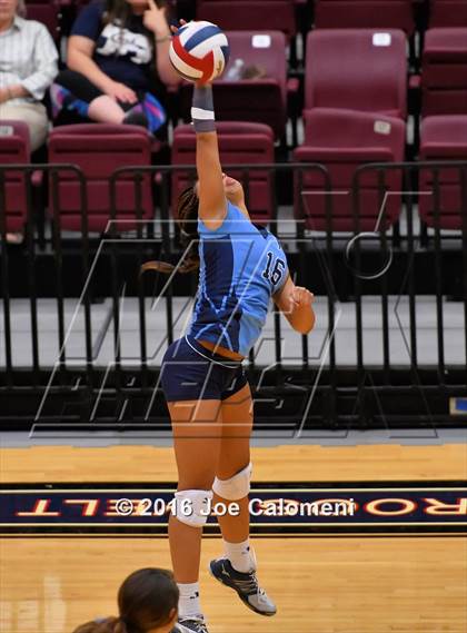 Thumbnail 3 in Lee [Robert E.] vs Johnson [Claudia Taylor] (Littleton Gym) photogallery.