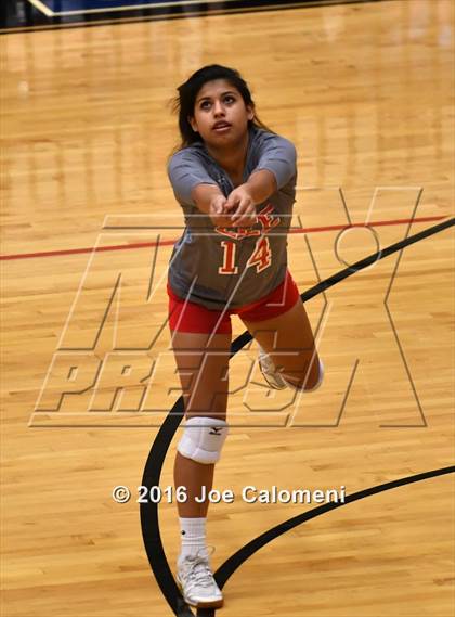 Thumbnail 3 in Lee [Robert E.] vs Johnson [Claudia Taylor] (Littleton Gym) photogallery.