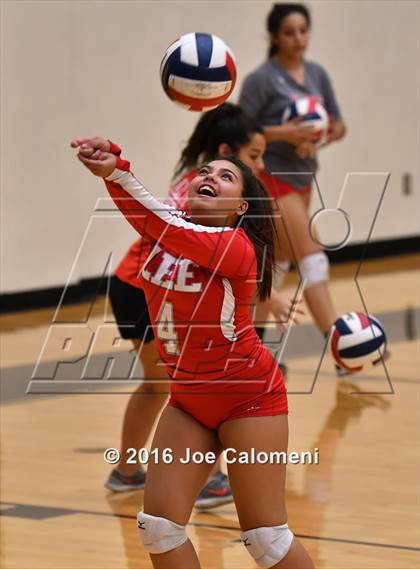 Thumbnail 2 in Lee [Robert E.] vs Johnson [Claudia Taylor] (Littleton Gym) photogallery.