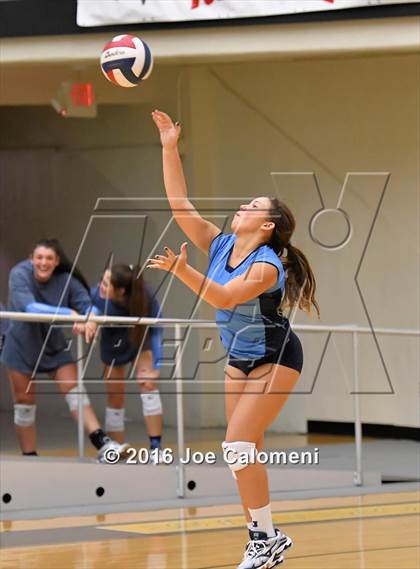 Thumbnail 1 in Lee [Robert E.] vs Johnson [Claudia Taylor] (Littleton Gym) photogallery.