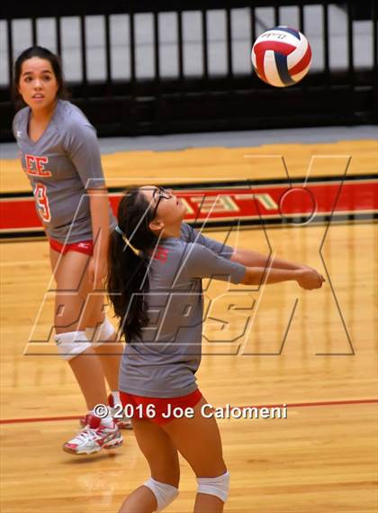 Thumbnail 1 in Lee [Robert E.] vs Johnson [Claudia Taylor] (Littleton Gym) photogallery.
