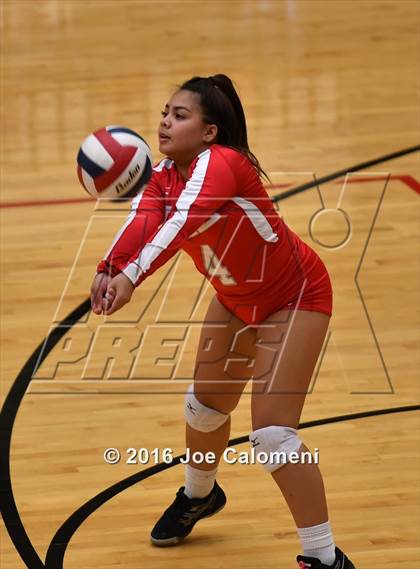 Thumbnail 1 in Lee [Robert E.] vs Johnson [Claudia Taylor] (Littleton Gym) photogallery.