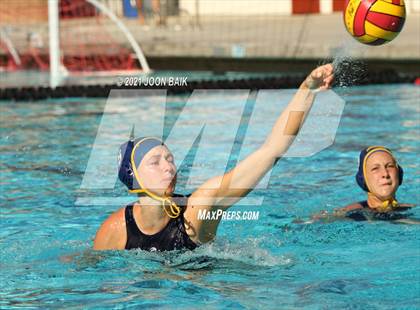 Thumbnail 1 in St. Ignatius vs Arroyo Grande (St. Francis Invitational) photogallery.