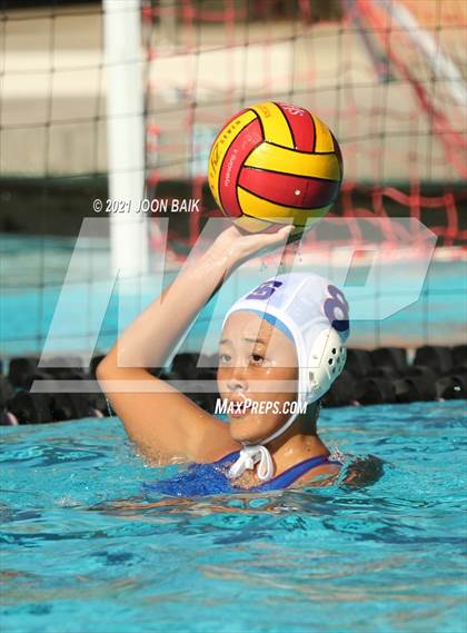Thumbnail 1 in St. Ignatius vs Arroyo Grande (St. Francis Invitational) photogallery.