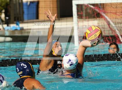 Thumbnail 2 in St. Ignatius vs Arroyo Grande (St. Francis Invitational) photogallery.