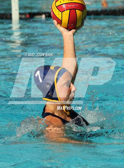 Thumbnail 1 in St. Ignatius vs Arroyo Grande (St. Francis Invitational) photogallery.