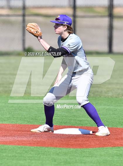 Thumbnail 2 in Greenville vs Farmersville (Bells Invitational) photogallery.