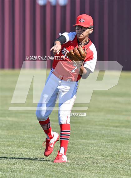 Thumbnail 1 in Greenville vs Farmersville (Bells Invitational) photogallery.