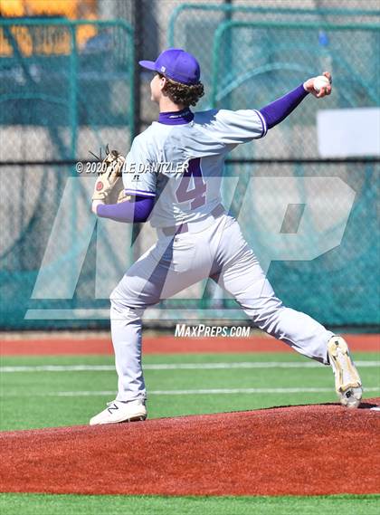 Thumbnail 1 in Greenville vs Farmersville (Bells Invitational) photogallery.