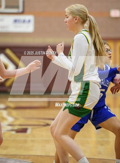 Thumbnail 1 in Smith Valley vs Eureka (NIAA Class 1A State Quarterfinals) photogallery.
