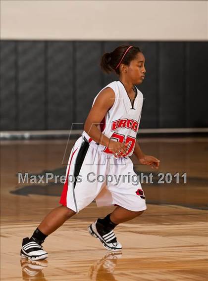 Thumbnail 1 in Dickinson vs Clear Brook (McDonald's Texas Invitational) photogallery.