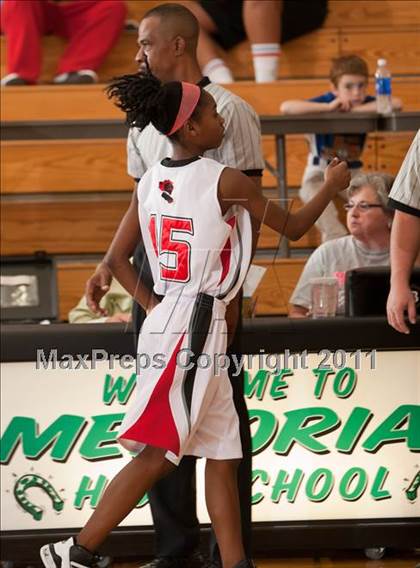 Thumbnail 2 in Dickinson vs Clear Brook (McDonald's Texas Invitational) photogallery.