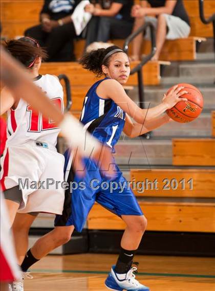 Thumbnail 1 in Dickinson vs Clear Brook (McDonald's Texas Invitational) photogallery.