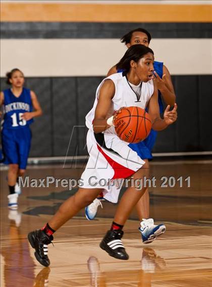 Thumbnail 2 in Dickinson vs Clear Brook (McDonald's Texas Invitational) photogallery.
