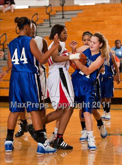 Thumbnail 3 in Dickinson vs Clear Brook (McDonald's Texas Invitational) photogallery.