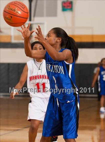 Thumbnail 1 in Dickinson vs Clear Brook (McDonald's Texas Invitational) photogallery.