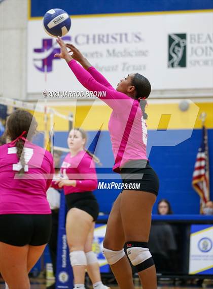 Thumbnail 2 in Incarnate Word Academy @ Kelly Catholic photogallery.
