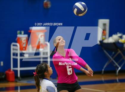 Thumbnail 1 in Incarnate Word Academy @ Kelly Catholic photogallery.